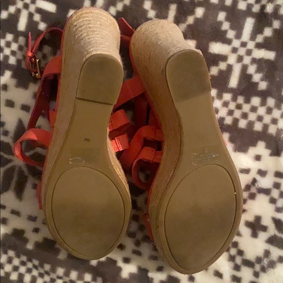 Pink strappy wedges - Picture 3 of 4